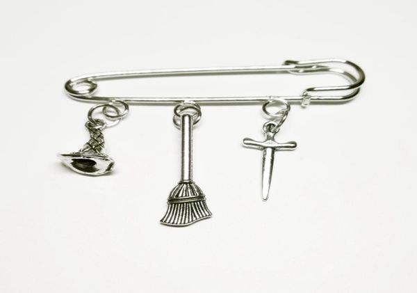 new fashion broom sword witch hat pagan mini cute brooch jewelry gift fashion alloy charm brooch unisex9726485, Gray
new fashion broom sword witch hat pagan mini cute brooch jewelry gift fashion alloy charm brooch unisex9726485, Gray