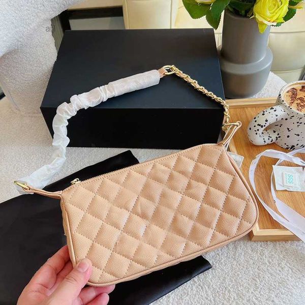 2022ss women luxury designer underarm bag diamond lattice quilted leather chain big badge fashion shoulder crossbody large capacity key pouc
2022ss women luxury designer underarm bag diamond lattice quilted leather chain big badge fashion shoulder crossbody large capacity key pouc