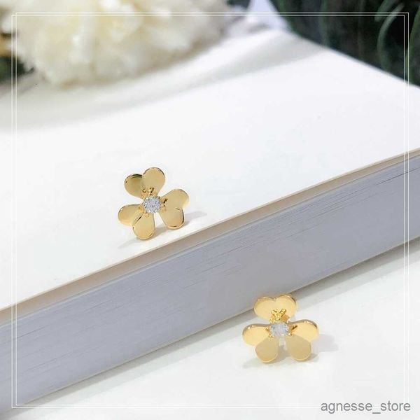 stud stud s925 sterling silver plating 18k gold flower lady's earrings fashion goes with everything sweet the r230830, Golden;silver
stud stud s925 sterling silver plating 18k gold flower lady's earrings fashion goes with everything sweet the r230830, Golden;silver