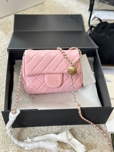 luxury designer fashion women's classic square fat golden ball chain bag made of lambskin materialclassic versatile one shoulder crossb
luxury designer fashion women's classic square fat golden ball chain bag made of lambskin materialclassic versatile one shoulder crossb