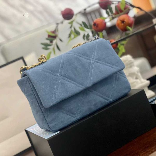 italy womens classic mini flap 19 bags bicolore quilted denim large capacity gold metal hardware crossbody shoulder luxury designer sacoche
italy womens classic mini flap 19 bags bicolore quilted denim large capacity gold metal hardware crossbody shoulder luxury designer sacoche