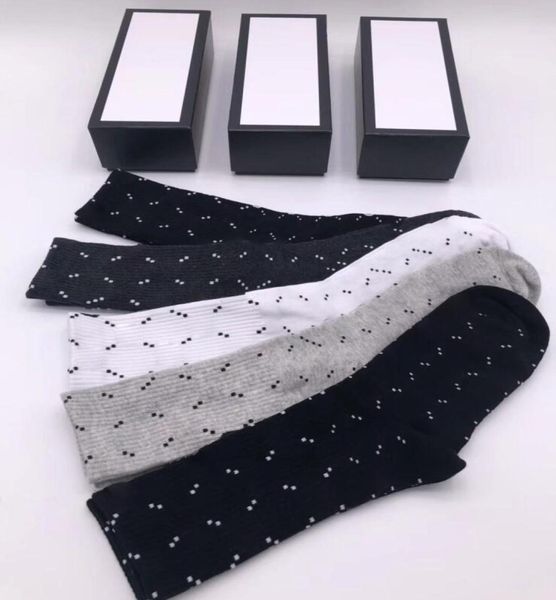 2021 new mens and womens sport long socks 100 cotton whole couple design socks 5 pcs with box stocking7116100, Black
2021 new mens and womens sport long socks 100 cotton whole couple design socks 5 pcs with box stocking7116100, Black
