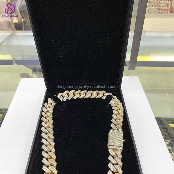 925 sterling silver fashion jewelry 13mm 14mm 15mm gold plating iced out vvs moissanite hip hop cuban link chain
925 sterling silver fashion jewelry 13mm 14mm 15mm gold plating iced out vvs moissanite hip hop cuban link chain