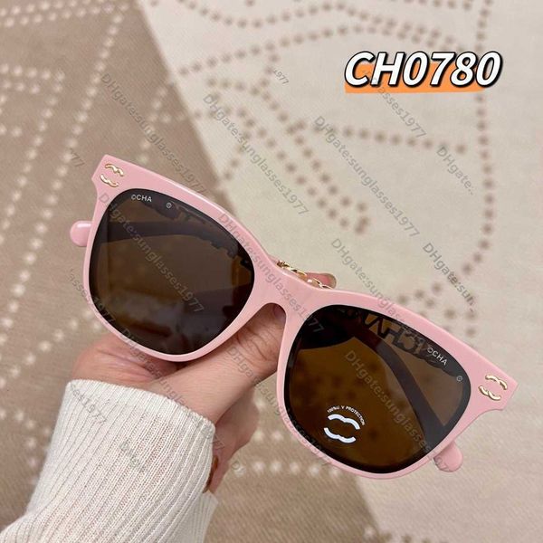 xiaoxiangjia sunglasses 23 new large square frame with high-end feel ch0780 chain glasses for women in summer{category}, White;black
xiaoxiangjia sunglasses 23 new large square frame with high-end feel ch0780 chain glasses for women in summer{category}, White;black