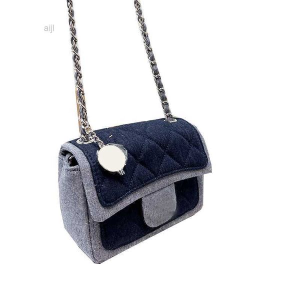 denim classic mini flap quilted square bags silver metal hardware matelasse chain crossbody shoulder charms cosmetic case spring luxury desi
denim classic mini flap quilted square bags silver metal hardware matelasse chain crossbody shoulder charms cosmetic case spring luxury desi