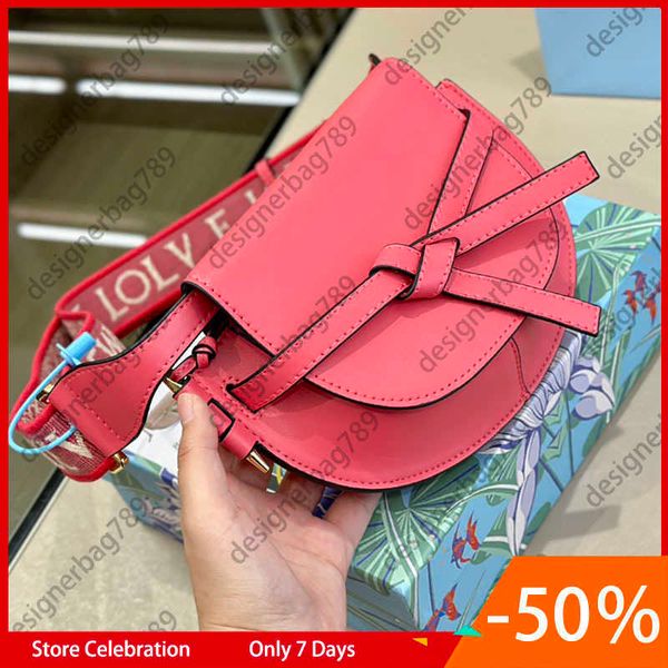 designer saddles bag women's shoulder handbag genuine leather crossbody handbags women purse flap messenger luxurys totes wallet high-q
designer saddles bag women's shoulder handbag genuine leather crossbody handbags women purse flap messenger luxurys totes wallet high-q