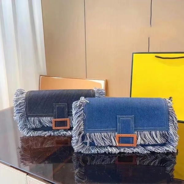 2023 new designer shoulder bag denim fringe baguette bag women's tote shoulder strap and detachable handle zipper pocket palladium fini
2023 new designer shoulder bag denim fringe baguette bag women's tote shoulder strap and detachable handle zipper pocket palladium fini