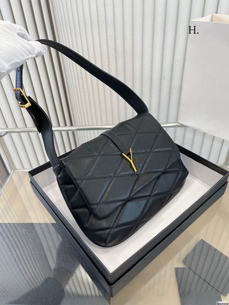 postman bag fashion women's handbag wallet one shoulder messenger chain crocodile large capacity 5a quality
postman bag fashion women's handbag wallet one shoulder messenger chain crocodile large capacity 5a quality
