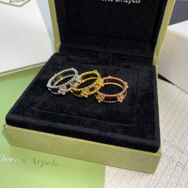 Designer Ring Four leaf Clover Luxury Top High version Kaleidoscope narrow version ring women's V gold thick plated 18k rose gold fashion Van Clee Accessories Jewelry
Designer Ring Four leaf Clover Luxury Top High version Kaleidoscope narrow version ring women's V gold thick plated 18k rose gold fashion Van Clee Accessories Jewelry