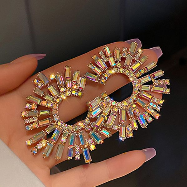 charm luxury exaggerated crystal earrings large circle flower shiny stud for women trendy fashion jewelry 230830, Golden
charm luxury exaggerated crystal earrings large circle flower shiny stud for women trendy fashion jewelry 230830, Golden