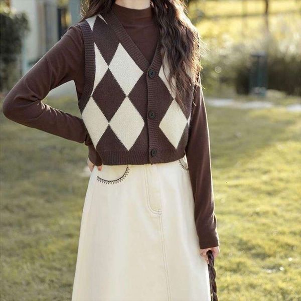 autumn cardigan retro folded sweater vest short, White;black
autumn cardigan retro folded sweater vest short, White;black