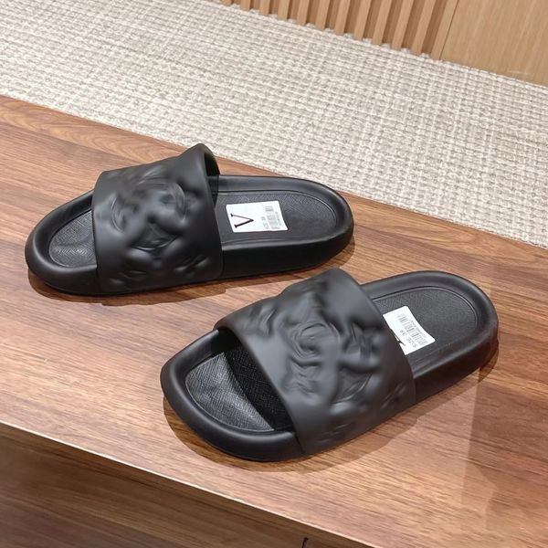 luxury sandal designer shoe man woman slipper rubber embossed slide summer beach outdoor leisure waterproof waterfront mule with box, Black
luxury sandal designer shoe man woman slipper rubber embossed slide summer beach outdoor leisure waterproof waterfront mule with box, Black