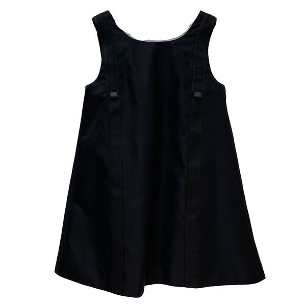 2023 early spring black sleeveless a-line dress women fashion temperament triangle badge embroidery vest dress, Black;gray
2023 early spring black sleeveless a-line dress women fashion temperament triangle badge embroidery vest dress, Black;gray