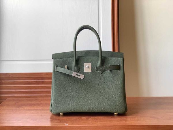 handmade 30cm brand bag togo leather olive green fuchsia color wax line stitching silver or gold hardware inspired handbag pls contact
handmade 30cm brand bag togo leather olive green fuchsia color wax line stitching silver or gold hardware inspired handbag pls contact