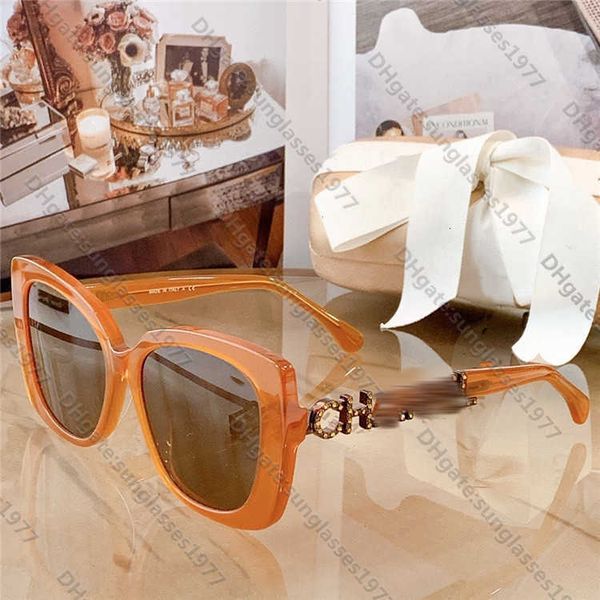 xiao xiang family sunglasses xiaoxiangjia new personalized letter sunglasses with legs ins xin lei li nian same plate ch5422b{category}, White;black
xiao xiang family sunglasses xiaoxiangjia new personalized letter sunglasses with legs ins xin lei li nian same plate ch5422b{category}, White;black