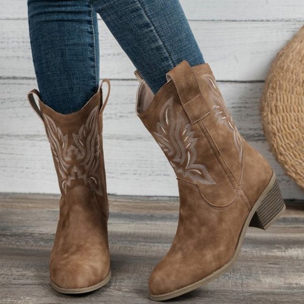 boots classic western boots for woman cow suede pointed toe wedges heel ankle boots simple comfortable cowboy boots female 230830, Black
boots classic western boots for woman cow suede pointed toe wedges heel ankle boots simple comfortable cowboy boots female 230830, Black