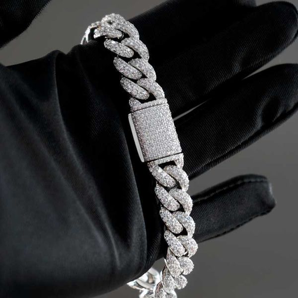 gold plated moissanite iced out diamond 925 sterling silver hip hopjewelry necklace men cuban link chain
gold plated moissanite iced out diamond 925 sterling silver hip hopjewelry necklace men cuban link chain
