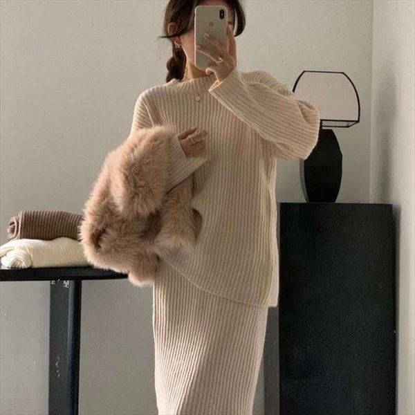 autumn and winter high end fashionable loose sweater waist skirt two piece suit for women, White;black
autumn and winter high end fashionable loose sweater waist skirt two piece suit for women, White;black