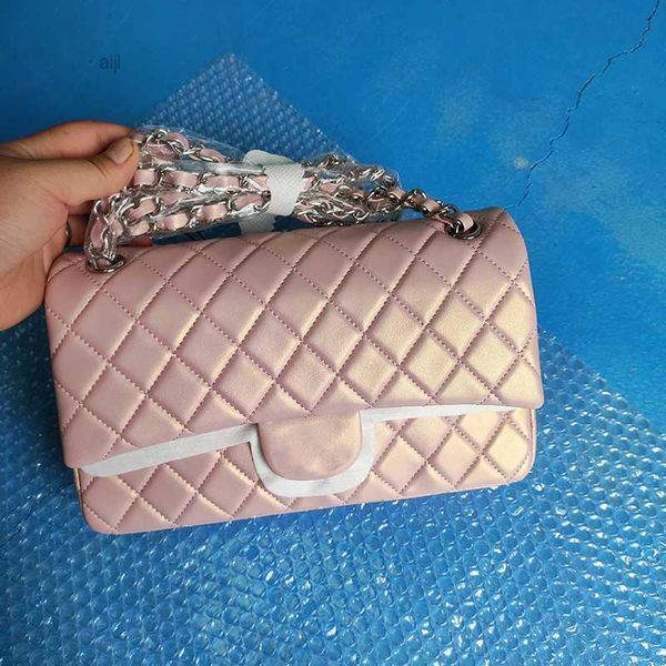 2022ss pearly pink classic double flap lambskin quilted messenger bags with serial number multi pochette outdoor sacoche luxury designer han
2022ss pearly pink classic double flap lambskin quilted messenger bags with serial number multi pochette outdoor sacoche luxury designer han