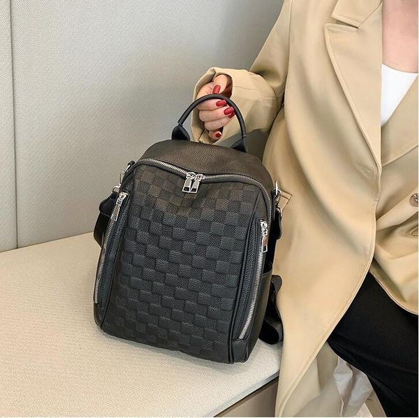 wholesale women shoulder bag 4 colors simple joker solid color embossed leather leisure backpack large capacity double zipper fashion travel
wholesale women shoulder bag 4 colors simple joker solid color embossed leather leisure backpack large capacity double zipper fashion travel
