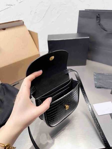 evening bags 2023 fashion handbag luxury material designer bao qiaoli retro saddle bag soft and curved line shoulder bag
evening bags 2023 fashion handbag luxury material designer bao qiaoli retro saddle bag soft and curved line shoulder bag