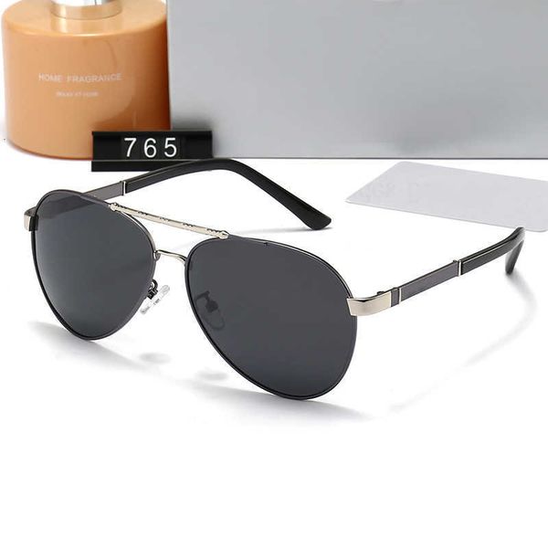 fashion mercedes-benz sunglasses polarized sunglasses for men trends toad glasses travel vacation driving 765 with logo and box, White;black
fashion mercedes-benz sunglasses polarized sunglasses for men trends toad glasses travel vacation driving 765 with logo and box, White;black
