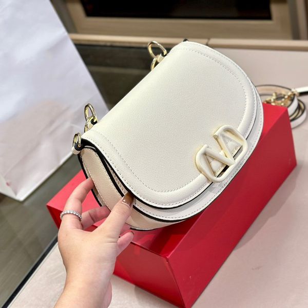 2023 luxury brand designer chain shoulder bags fashion v letter handbag wallet vintage ladies solid color leather handbag designer shoulder
2023 luxury brand designer chain shoulder bags fashion v letter handbag wallet vintage ladies solid color leather handbag designer shoulder