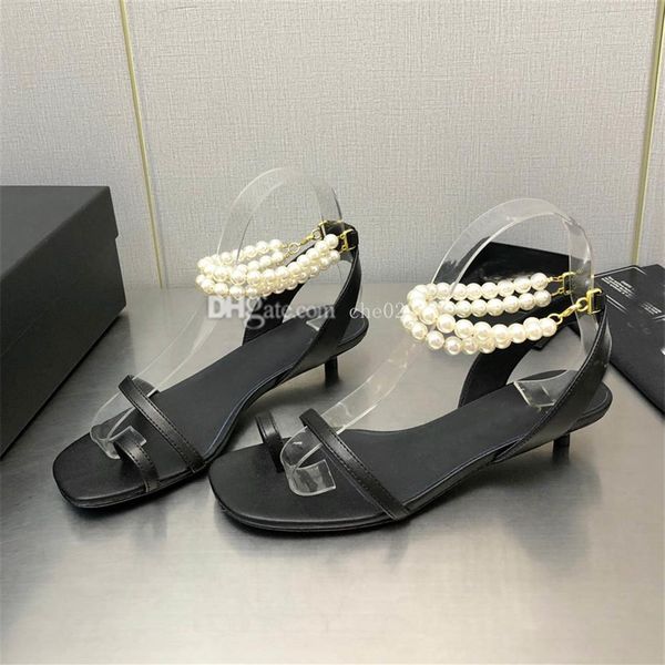 designer cc beach shoes luxury flat sandals fashion women leather channel slides p leather casual slippers asdaczxasdss208t
designer cc beach shoes luxury flat sandals fashion women leather channel slides p leather casual slippers asdaczxasdss208t