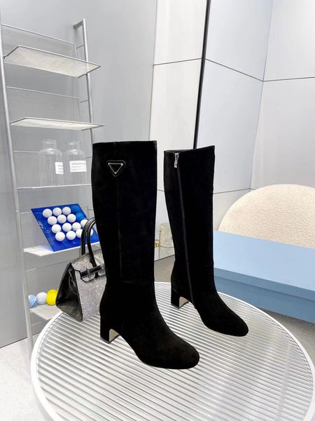 2024 designer boots luxury boot ladies knee high boots matte leather luxury brand boots white khaki size shoes 35-42, Black
2024 designer boots luxury boot ladies knee high boots matte leather luxury brand boots white khaki size shoes 35-42, Black