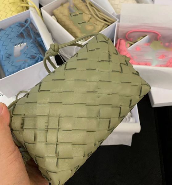 2023 designer bags ladies crossbody genuine leather 7a quality shoulder bags leather woven camera bags
2023 designer bags ladies crossbody genuine leather 7a quality shoulder bags leather woven camera bags