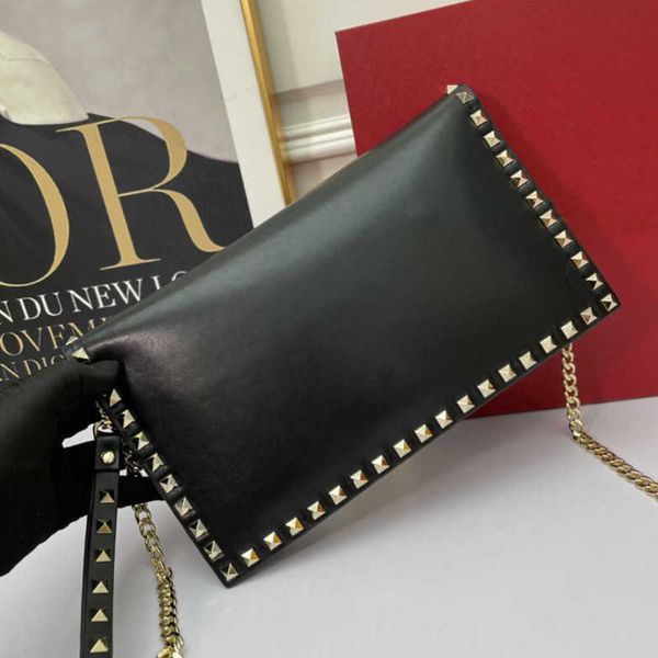 luxury riveted bags cowhide new lady's bag designer valaantinoc classic handbags beach women crossbody metal fashion large capacity lea
luxury riveted bags cowhide new lady's bag designer valaantinoc classic handbags beach women crossbody metal fashion large capacity lea
