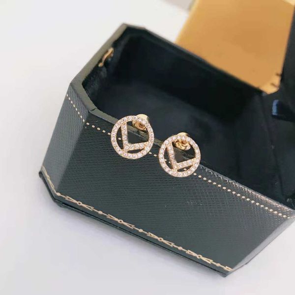 earrings designer f simple new rhinestone f-shaped women's fashion versatile personalized brass material, Golden;silver
earrings designer f simple new rhinestone f-shaped women's fashion versatile personalized brass material, Golden;silver