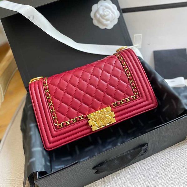 fashion women luxury designer shoulder bag matelasse chain woven calfskin leather quilted crossbody handbag metal hardware versatile classic
fashion women luxury designer shoulder bag matelasse chain woven calfskin leather quilted crossbody handbag metal hardware versatile classic