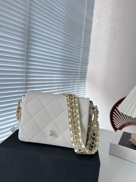 luxury and fashionable women's designer caviar quilted leather wide chain cover bag with imported hardware fabric super soft and diagon
luxury and fashionable women's designer caviar quilted leather wide chain cover bag with imported hardware fabric super soft and diagon