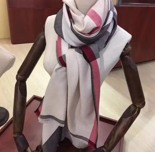 Winter scarf Designer scarves Scarfs classic Strong thermal performance schal silk huivi sciarpa 3TG4
Winter scarf Designer scarves Scarfs classic Strong thermal performance schal silk huivi sciarpa 3TG4