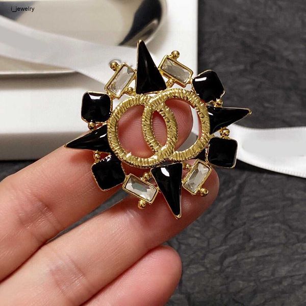 designer brooches for women fashion shiny black gemstone inlay pins brand brooch including box preferred gift, Gray
designer brooches for women fashion shiny black gemstone inlay pins brand brooch including box preferred gift, Gray