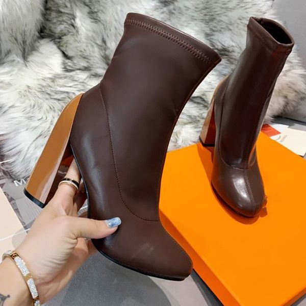 designer's solid color boots, multi-color selection, high heel material, sheepskin fabric, leather, high-quality shoes, winter and autu, Black
designer's solid color boots, multi-color selection, high heel material, sheepskin fabric, leather, high-quality shoes, winter and autu, Black