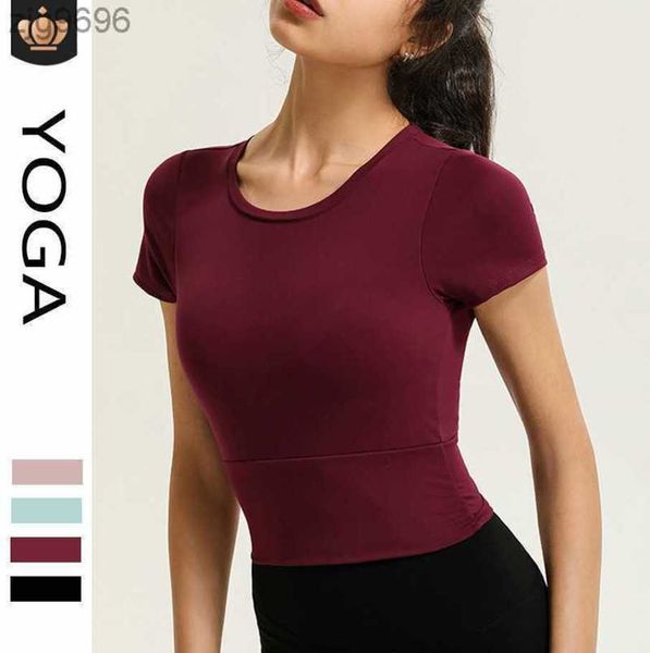 2023 desginer al yoga t shirt short sleeve sports women's short dress with chest cushion tight slim fit fitness wear, White
2023 desginer al yoga t shirt short sleeve sports women's short dress with chest cushion tight slim fit fitness wear, White