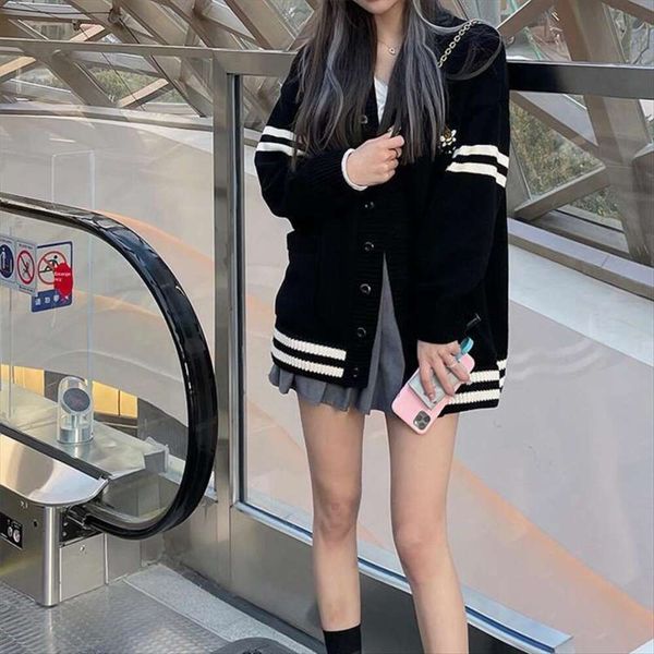 autumn and winter embroidered bee sweaters womens coats lazy wind loose outer wear design sense small soft, White;black
autumn and winter embroidered bee sweaters womens coats lazy wind loose outer wear design sense small soft, White;black