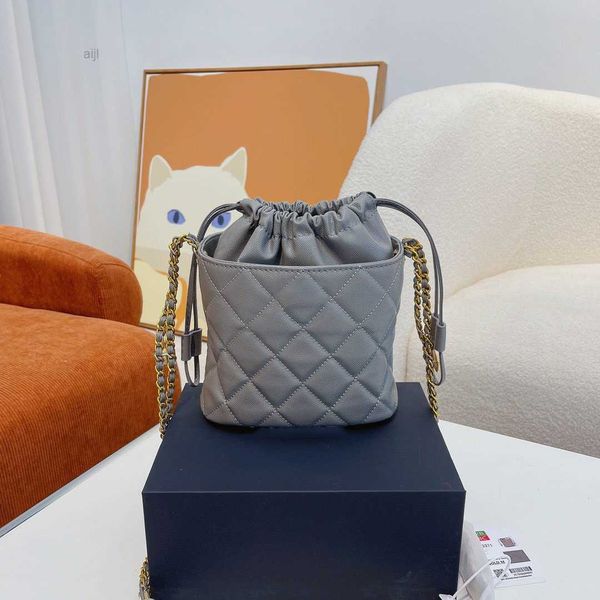french women classic strapping buckle designer bag lattice leather quilted large capacity gold coin chain luxury tote messenger fashion make
french women classic strapping buckle designer bag lattice leather quilted large capacity gold coin chain luxury tote messenger fashion make
