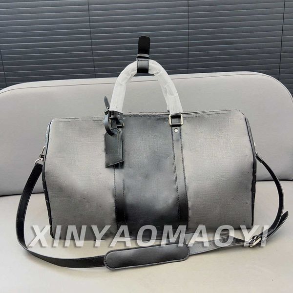 this bag with shoulder strap with soft leather inherits the classical style shoulder bag or handbag its iconic shape fashion will be your tr
this bag with shoulder strap with soft leather inherits the classical style shoulder bag or handbag its iconic shape fashion will be your tr