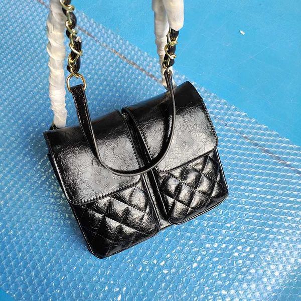 2022 summer vintage oil wax phone holder bags classic mini flap multi pochette quilted gold metal hardware crossbody shoulder large capacity
2022 summer vintage oil wax phone holder bags classic mini flap multi pochette quilted gold metal hardware crossbody shoulder large capacity