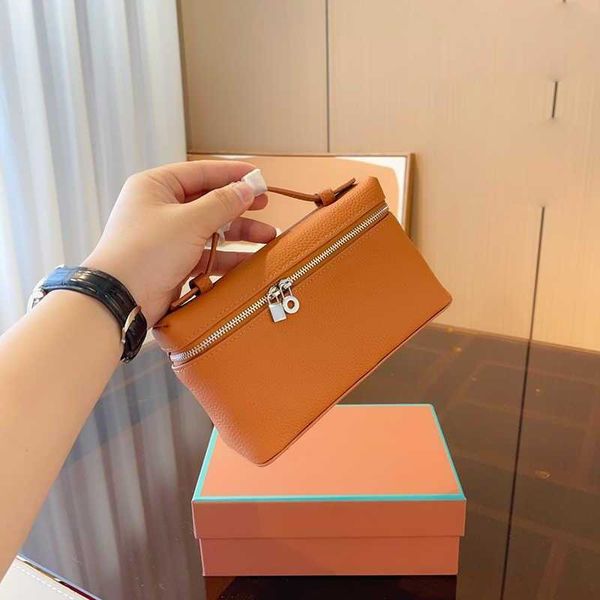 loro * piana bag lunchbox pocket totes designer tote women desing handbag fashion solid color quality cosmetic leather purse
loro * piana bag lunchbox pocket totes designer tote women desing handbag fashion solid color quality cosmetic leather purse