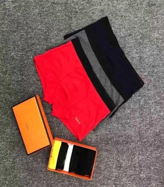 2021 designer brands underpants classic mens boxer casual shorts underwear breathable cotton underwears 3pcs with box5041236, Black;white
2021 designer brands underpants classic mens boxer casual shorts underwear breathable cotton underwears 3pcs with box5041236, Black;white
