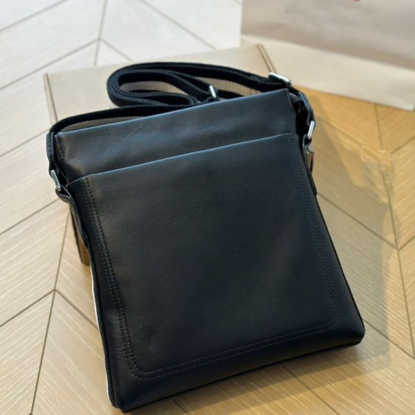 men shoulder bag crossbody briefcase pure leather letter zipper outer pocket canvas strap mini cowhide messenger bags large capacity package
men shoulder bag crossbody briefcase pure leather letter zipper outer pocket canvas strap mini cowhide messenger bags large capacity package