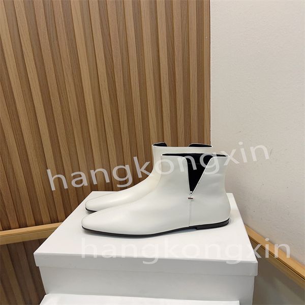 designer luxury women boots winter genuine leather the unique side opening design is simple and easy to match with a slip-on flat boot, Black
designer luxury women boots winter genuine leather the unique side opening design is simple and easy to match with a slip-on flat boot, Black