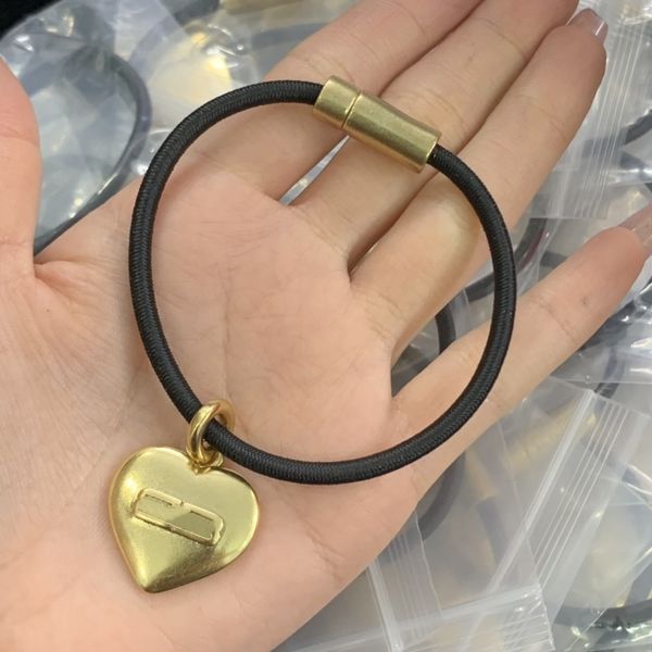 women classic designer bracelet light luxury diamond charm bracelet fashion trendy letter b pendant balencaigaites delicate jewelry accessor, Golden;silver
women classic designer bracelet light luxury diamond charm bracelet fashion trendy letter b pendant balencaigaites delicate jewelry accessor, Golden;silver