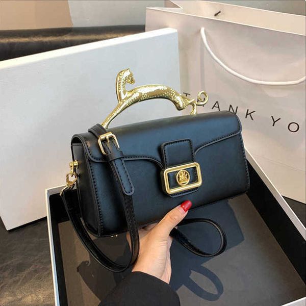 lanv shoulder bags designers woman tote bag trendy metal leopard fashion versatile purse handbag crossbody bag square messenger 230825
lanv shoulder bags designers woman tote bag trendy metal leopard fashion versatile purse handbag crossbody bag square messenger 230825