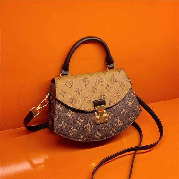 tilsitt old flower fan bag postman bag one shoulder diagonal straddle handheld women's bag m46548 have box 22x14x8cm
tilsitt old flower fan bag postman bag one shoulder diagonal straddle handheld women's bag m46548 have box 22x14x8cm