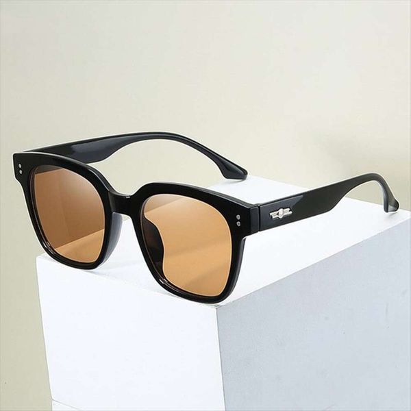 korean version of the big frame sunglasses female ins face slim looking anti violet travel wholesale stall, White;black
korean version of the big frame sunglasses female ins face slim looking anti violet travel wholesale stall, White;black